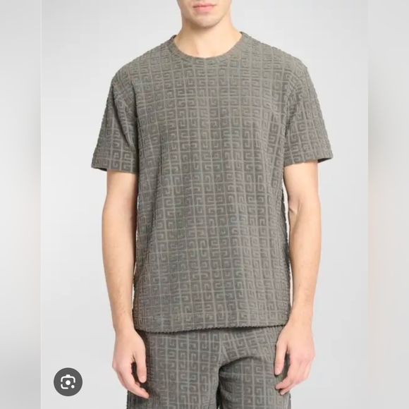 Givenchy 4G Terry T-Shirt & Short Set - Picture 2 of 12